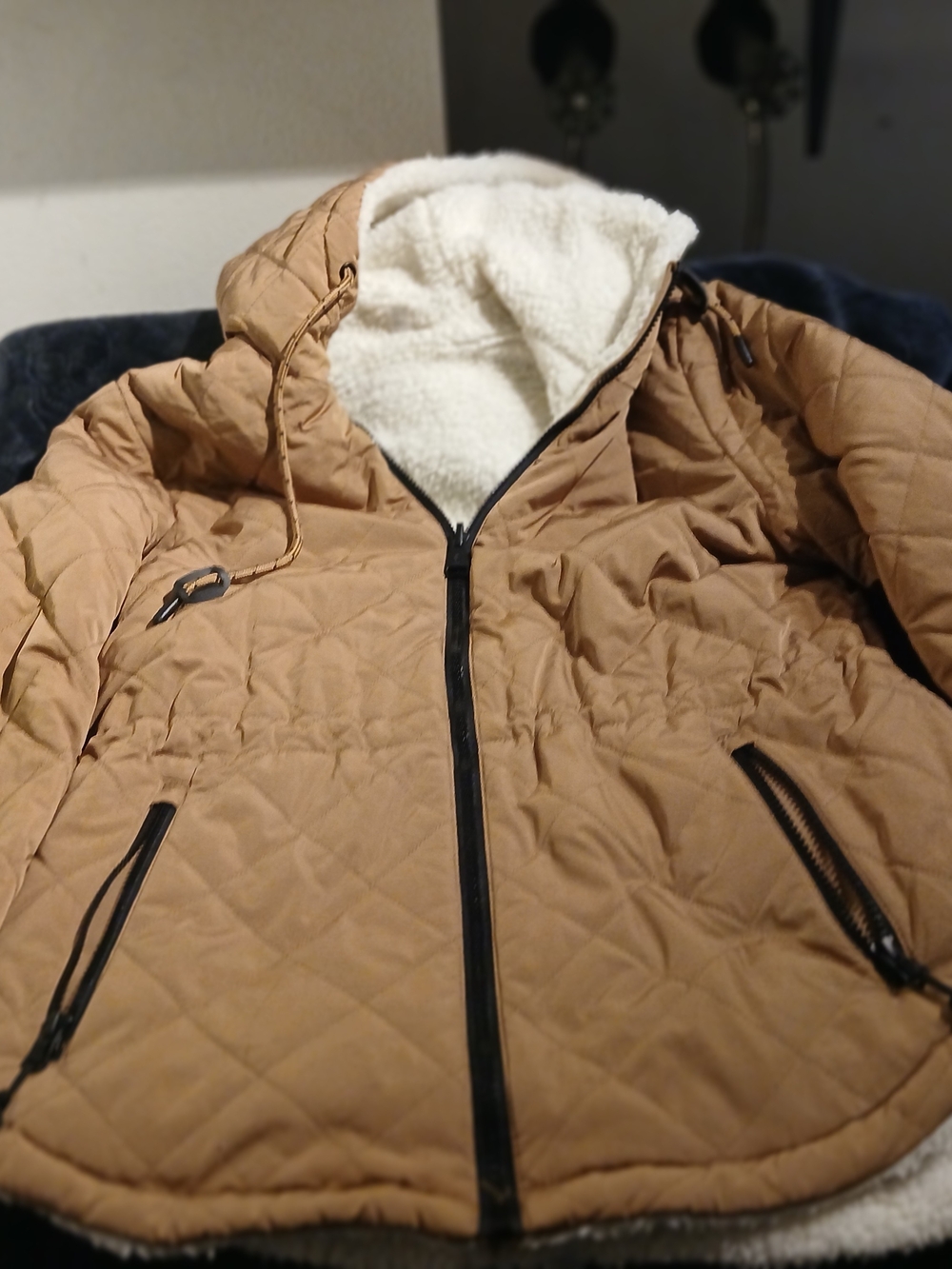 Free People Women’s Quilted Hooded Reversable Jacket with Sherpa Lining - Camel - Picture 6 of 8